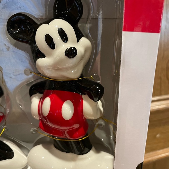 Mickey & Minnie Mouse Salt & Pepper Shakers BRAND NEW! - Picture 3 of 4